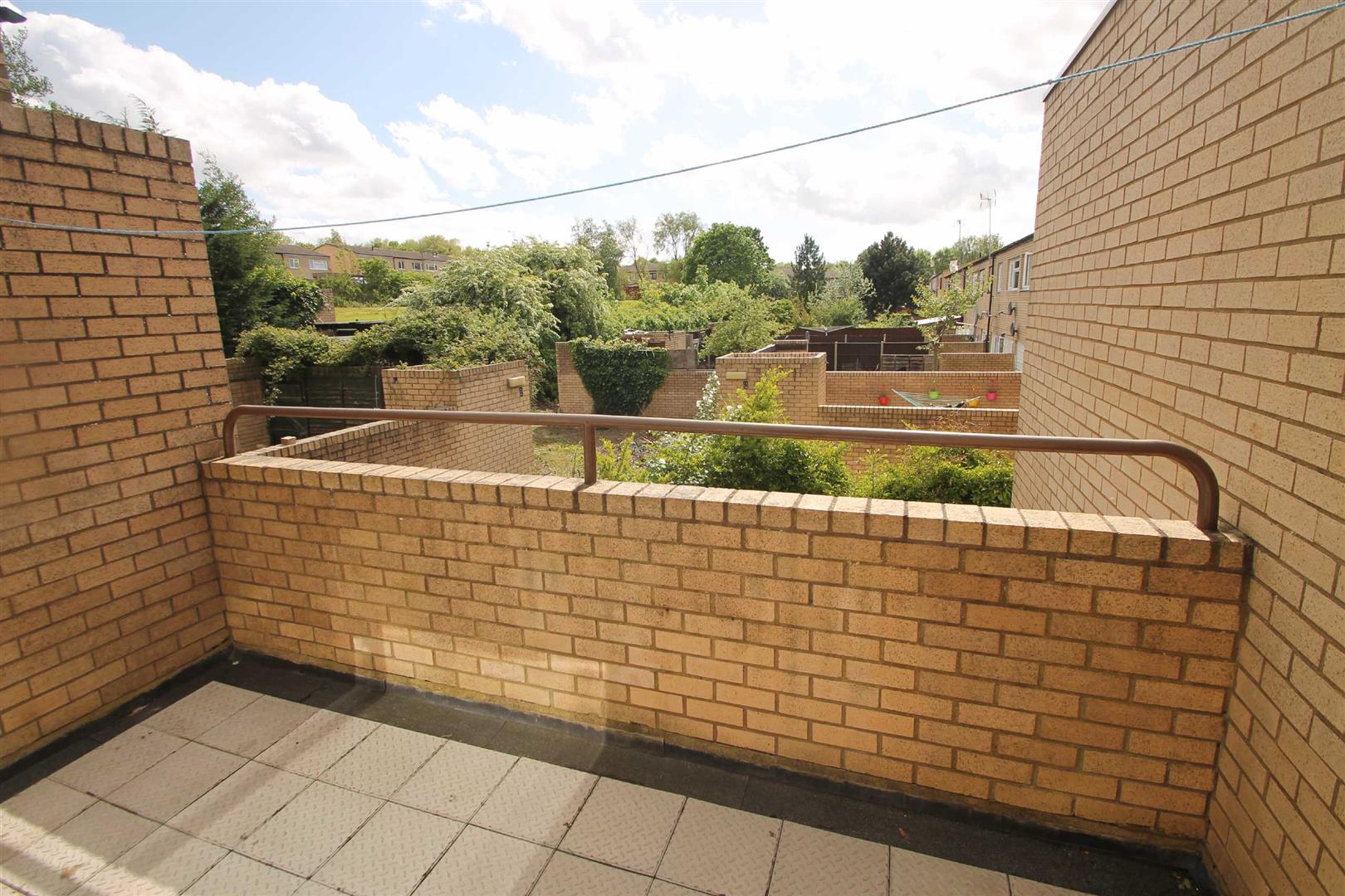 1 bed property in Downs Barn Boulevard, Milton Keynes